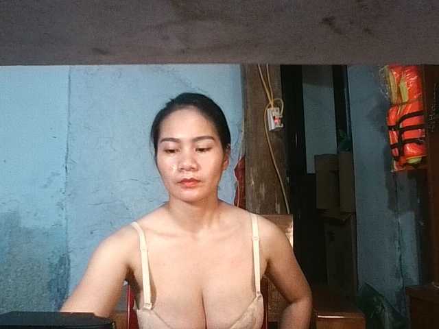 EllaShow93 live cam on BongaCams