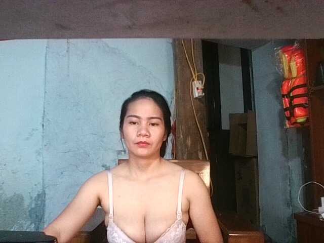 EllaShow93 live cam on BongaCams