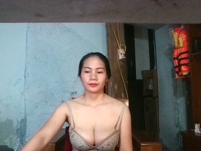 EllaShow93 Cam en directo en BongaCams