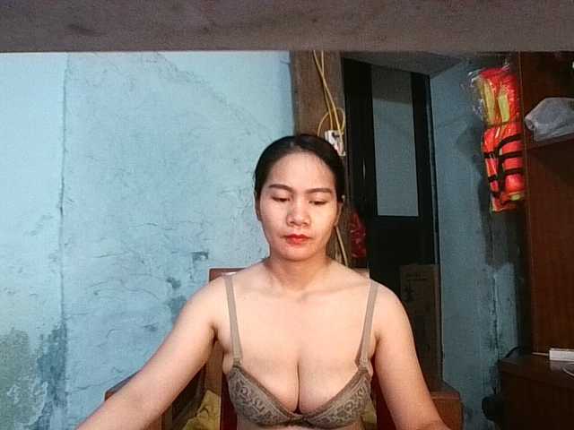 EllaShow93 Live Cam on BongaCams