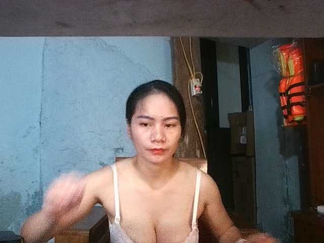EllaShow93 live webcam show