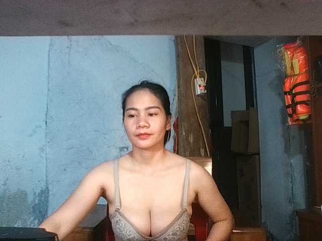 EllaShow93 live webcam show