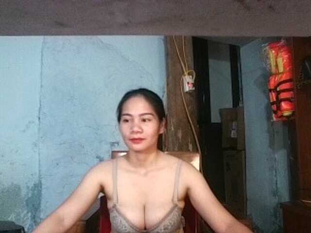 EllaShow93 Cam en direct sur BongaCams