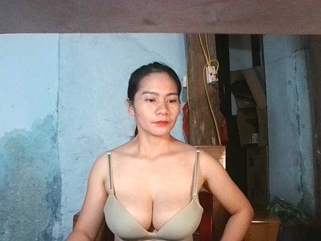 EllaShow93 live cam on BongaCams