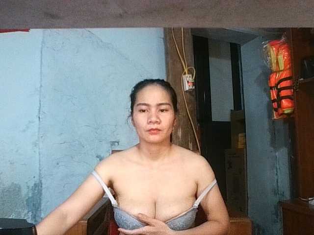EllaShow93 live cam on BongaCams