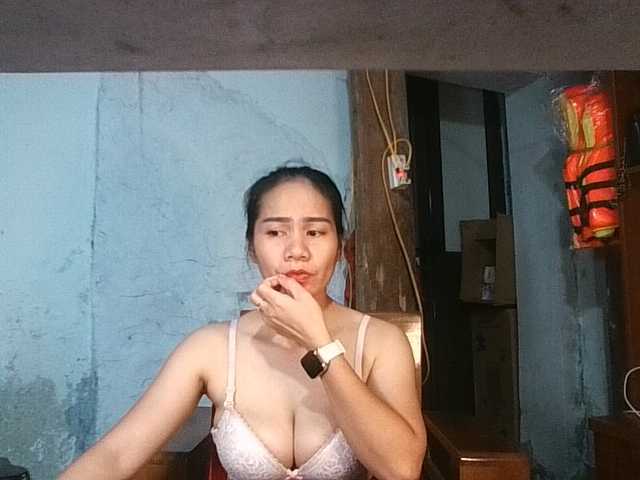 EllaShow93 live cam on BongaCams