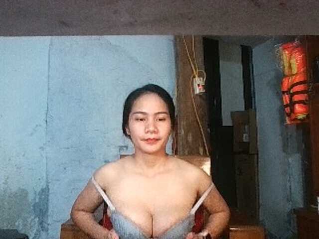 EllaShow93 live webcam show
