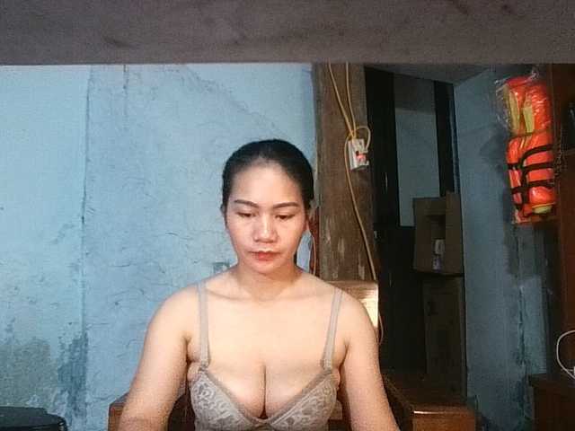 EllaShow93 live webcam show