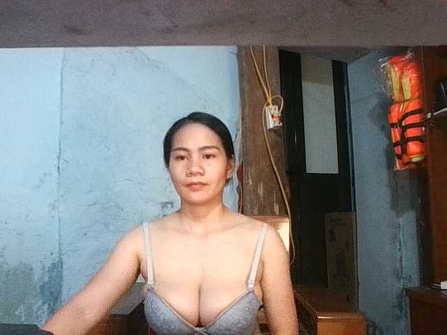 EllaShow93 live cam on BongaCams