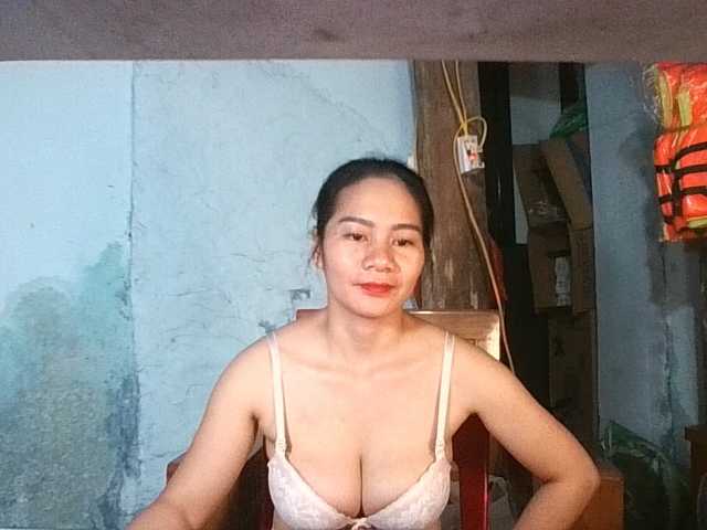 EllaShow93 live cam on BongaCams
