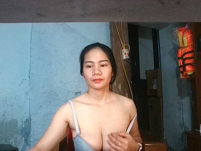 EllaShow93 live cam on BongaCams