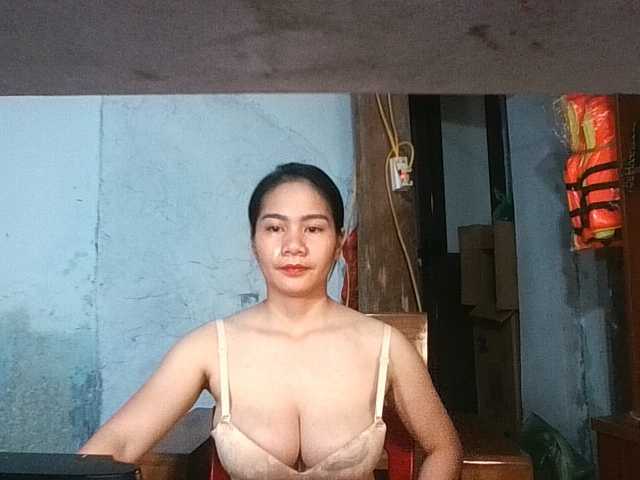 EllaShow93 live cam on BongaCams