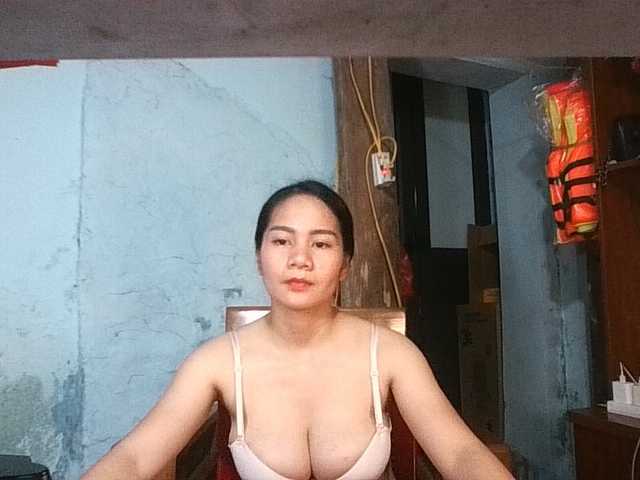 EllaShow93 live cam on BongaCams