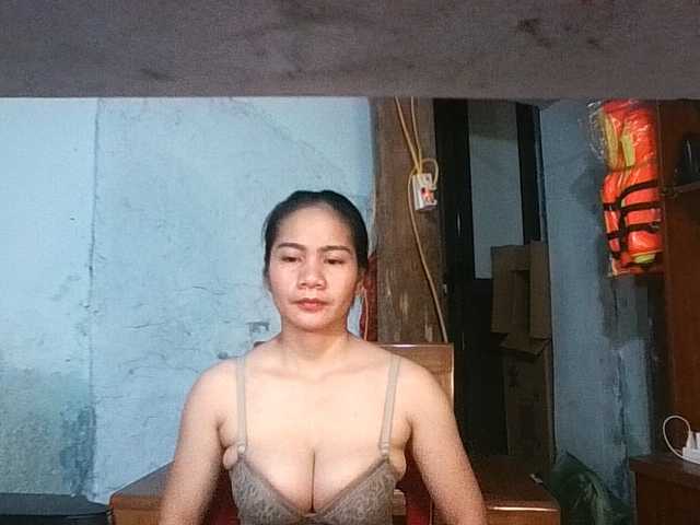 EllaShow93 live cam on BongaCams