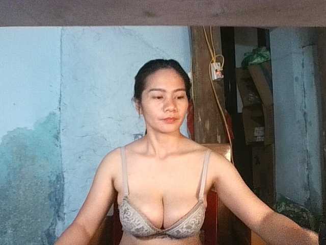 EllaShow93 live cam on BongaCams