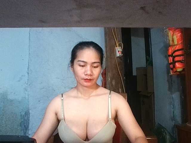 EllaShow93 live cam on BongaCams