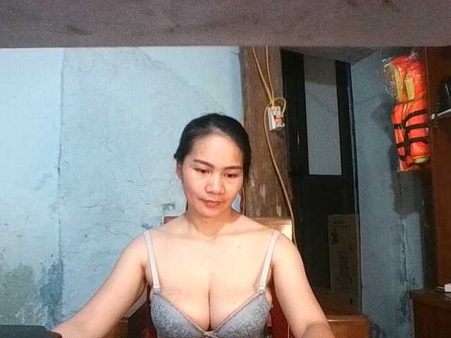 EllaShow93 live cam on BongaCams