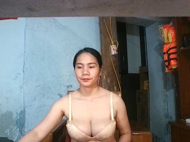 EllaShow93 live cam on BongaCams