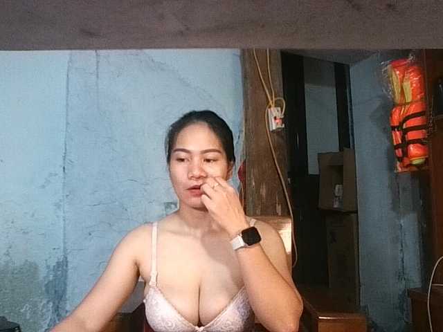 EllaShow93 live cam on BongaCams