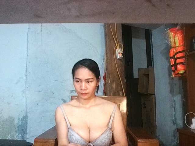 EllaShow93 live cam on BongaCams