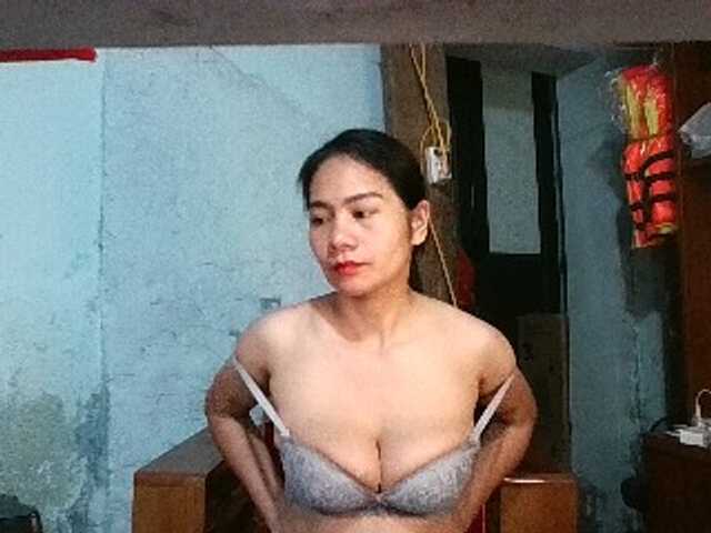 EllaShow93's BongaCams show and profile