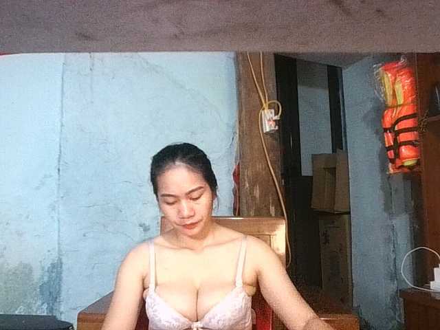 EllaShow93 live cam on BongaCams