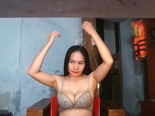 EllaShow93 live cam on BongaCams