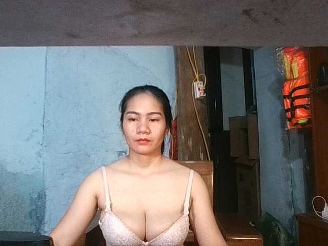 EllaShow93 live cam on BongaCams