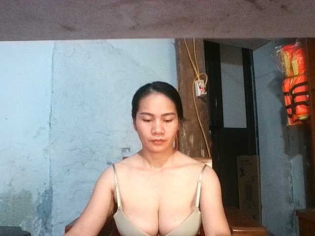 EllaShow93 live cam on BongaCams