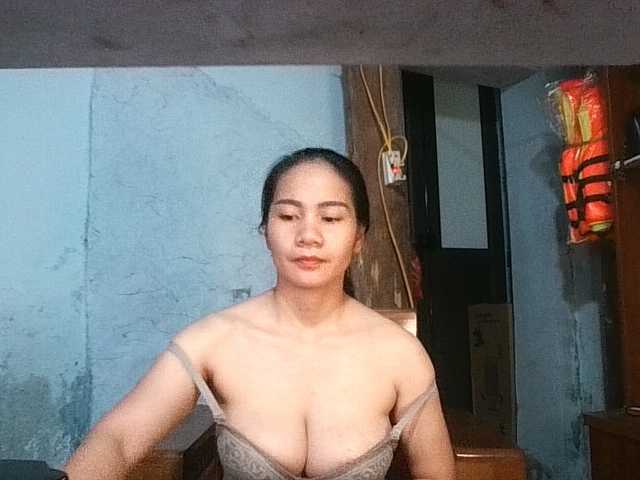 EllaShow93 live cam on BongaCams