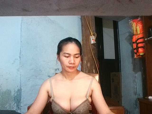 EllaShow93 live cam on BongaCams