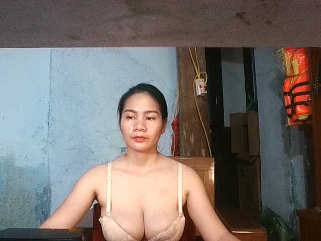 EllaShow93 live cam on BongaCams