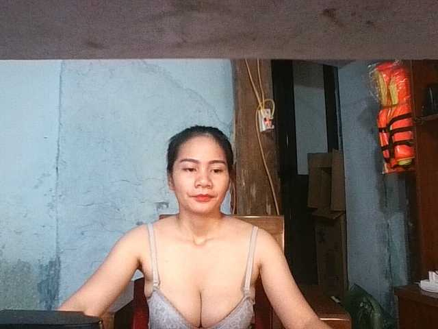 EllaShow93 live cam on BongaCams