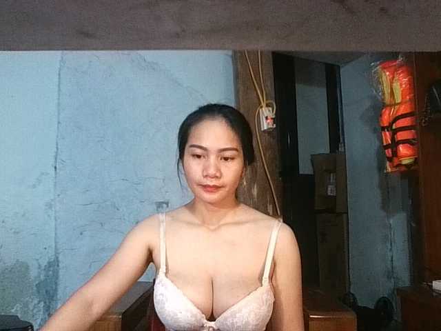 EllaShow93 Live Cam on BongaCams