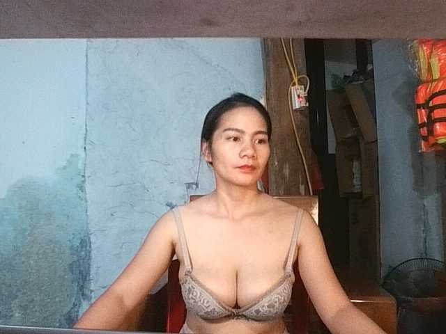 EllaShow93 — live female cam