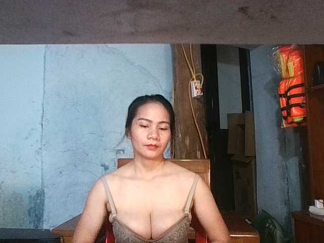 EllaShow93 live cam on BongaCams