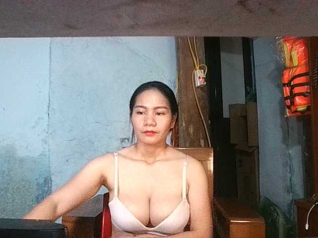EllaShow93 live cam on BongaCams