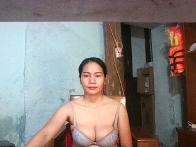 EllaShow93 live cam on BongaCams