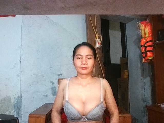 EllaShow93 live cam on BongaCams