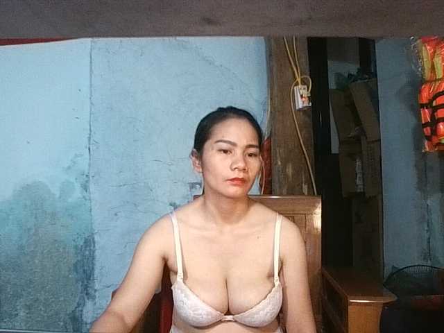EllaShow93 live cam on BongaCams