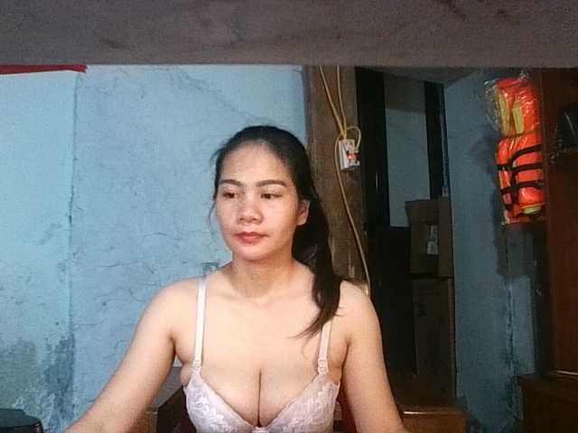 EllaShow93 live cam on BongaCams