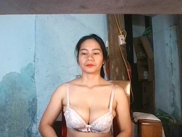 EllaShow93 live cam on BongaCams