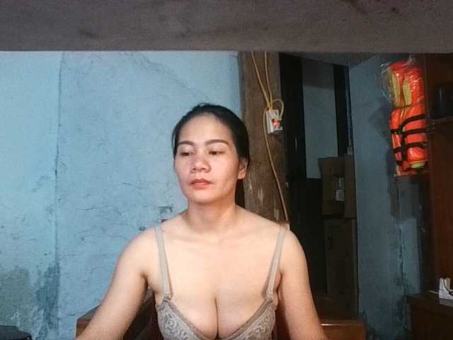 EllaShow93 live webcam show