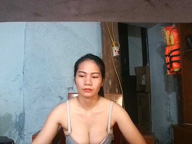 EllaShow93 live cam on BongaCams