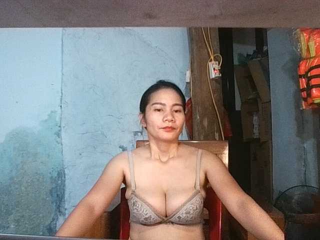 EllaShow93 — live female cam