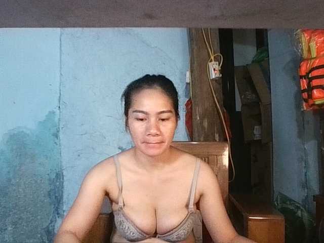 EllaShow93 live cam on BongaCams