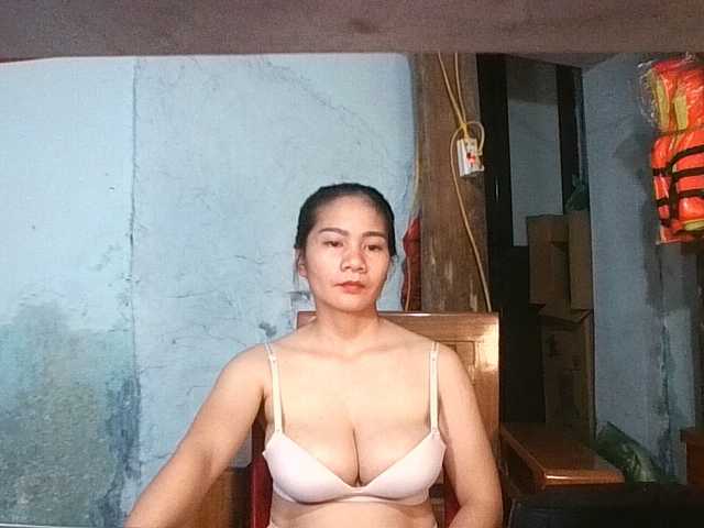 EllaShow93 live cam on BongaCams
