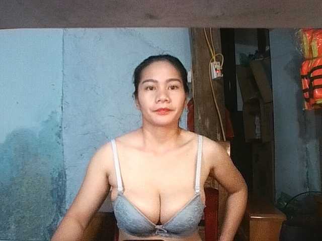 EllaShow93 live cam on BongaCams