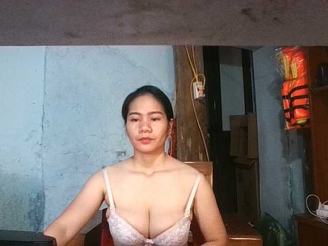 EllaShow93 live cam on BongaCams