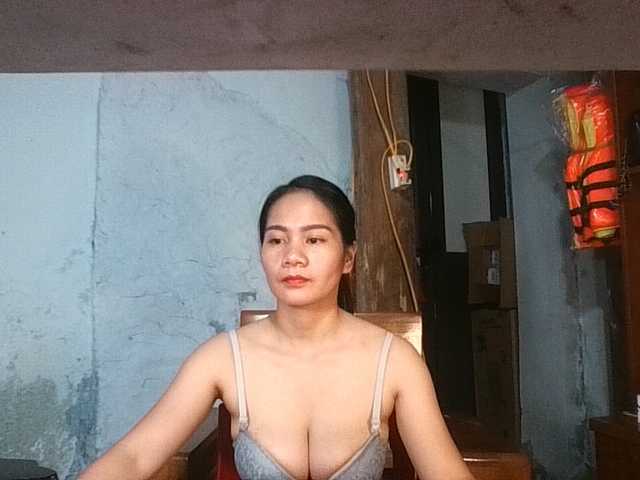 EllaShow93 live webcam show